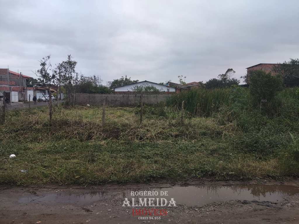 Terreno em Itanhaém, no bairro Balneário Gaivotas