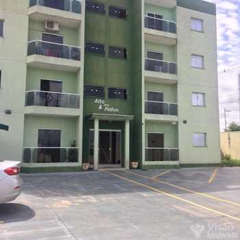Apartamento em Pindamonhangaba, bairro Conjunto Residencial Araretama