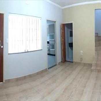 Sobrado em Praia Grande, bairro Guilhermina