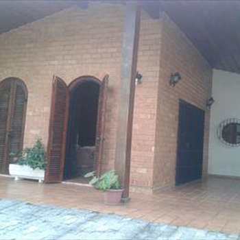 Casa em Guarujá, bairro Jardim Virgínia