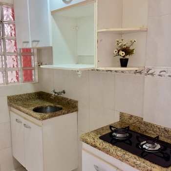 Kitnet em Santos, bairro José Menino