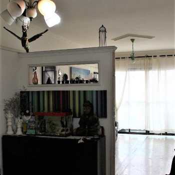 Apartamento em Santos, bairro Campo Grande
