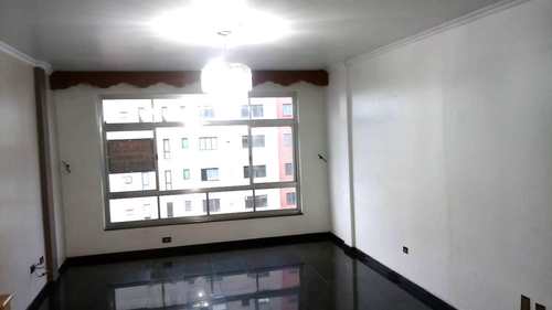 Apartamento, código 3217 em Santos, bairro Embaré
