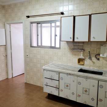Apartamento em Santos, bairro José Menino