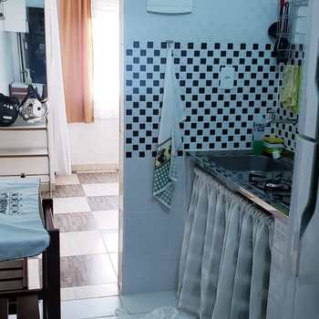 Kitnet em São Vicente, bairro Itararé