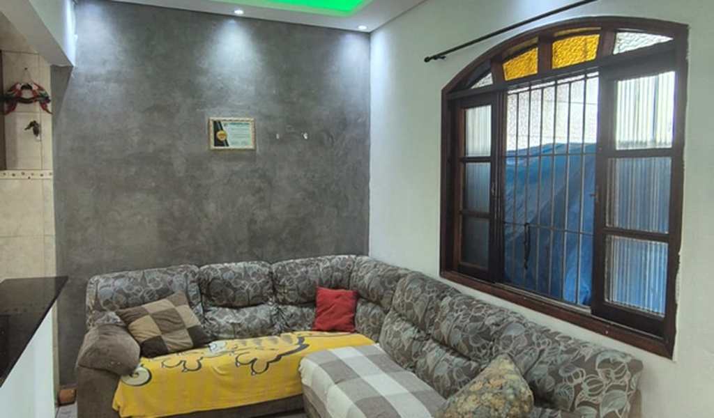 Casa em Praia Grande, bairro Guilhermina