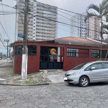 Casa em Praia Grande, bairro Ocian