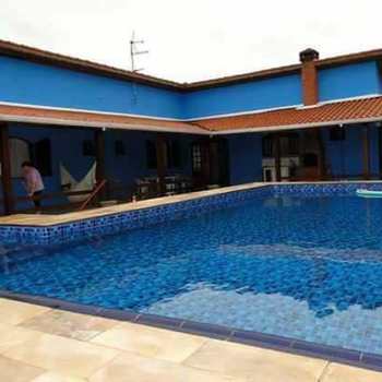 Casa de Condomínio em Peruíbe, bairro Centro