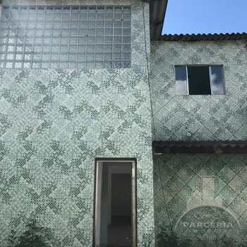 Sobrado em Cubatão, bairro Parque Fernando Jorge