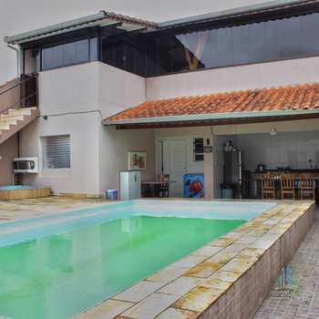 Casa em Praia Grande, bairro Tupi