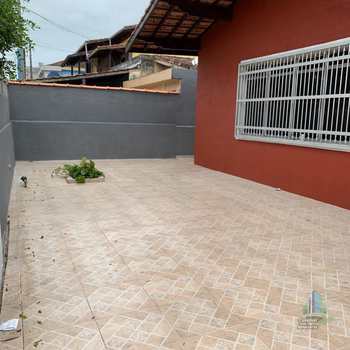 Casa em Praia Grande, bairro Boqueirão
