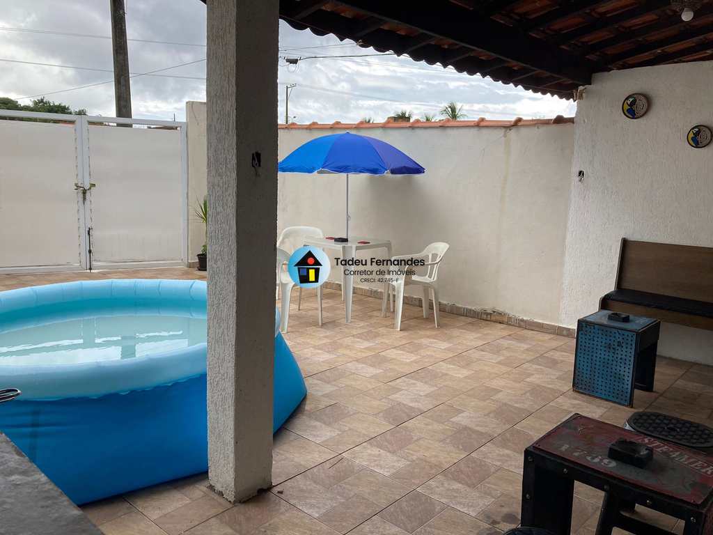 Casa em Itanhaém, no bairro Loty
