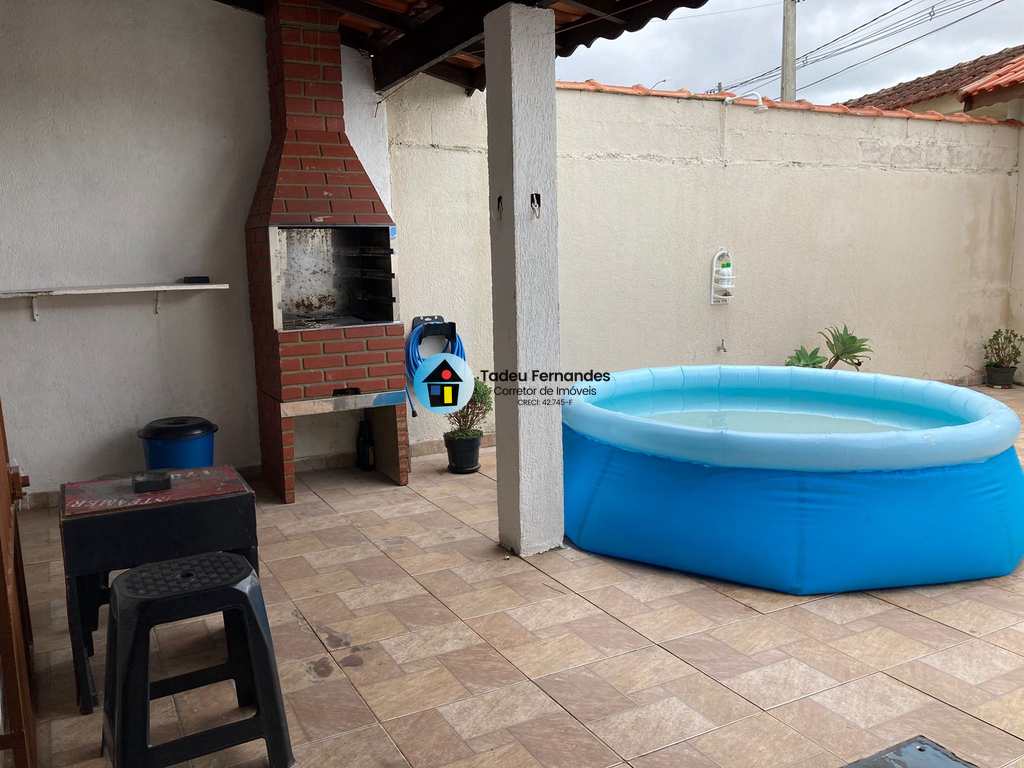Casa em Itanhaém, no bairro Loty