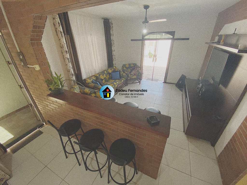Casa em Itanhaém, no bairro Loty