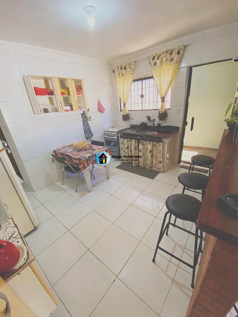 Casa em Itanhaém, no bairro Loty