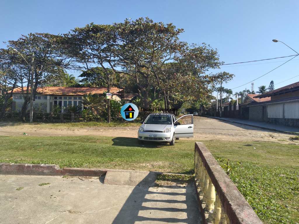 Casa em Itanhaém, no bairro Loty