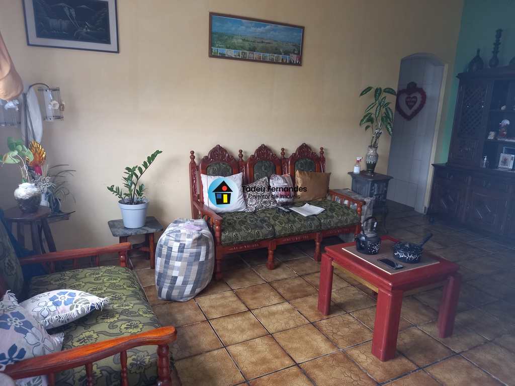 Casa em Mongaguá, no bairro Balneário Europa