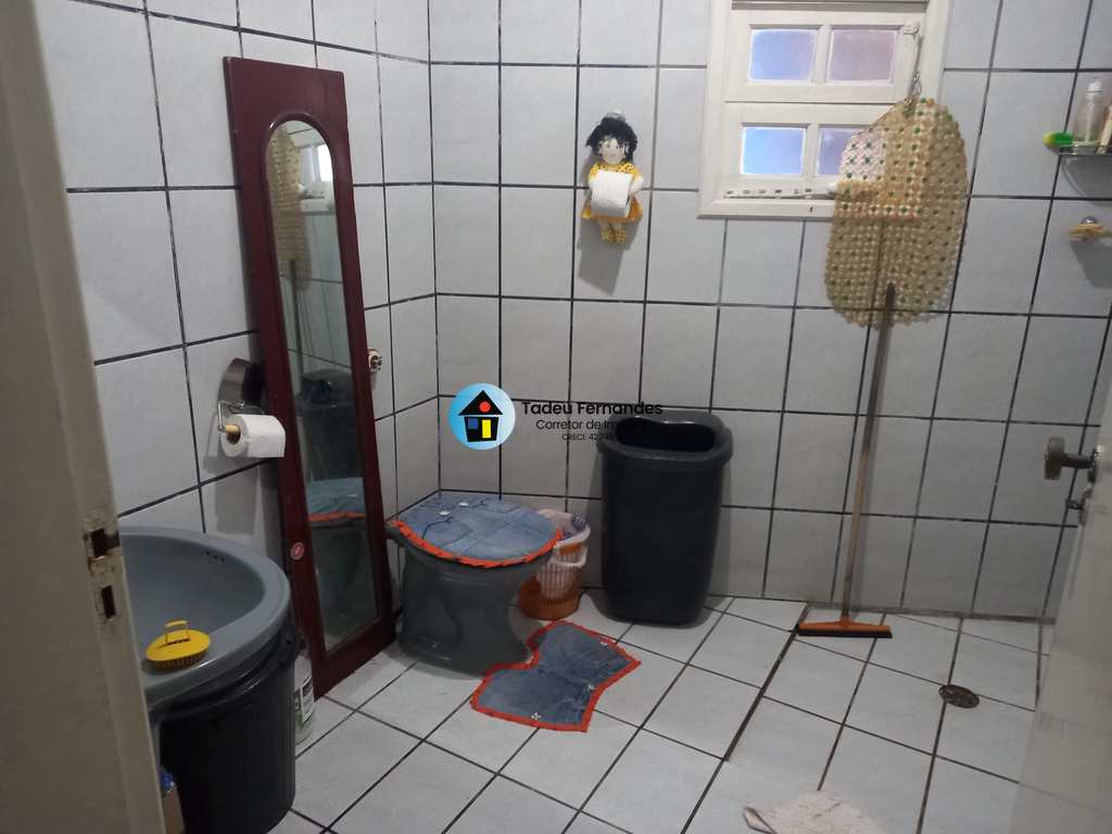 Casa em Mongaguá, no bairro Balneário Europa