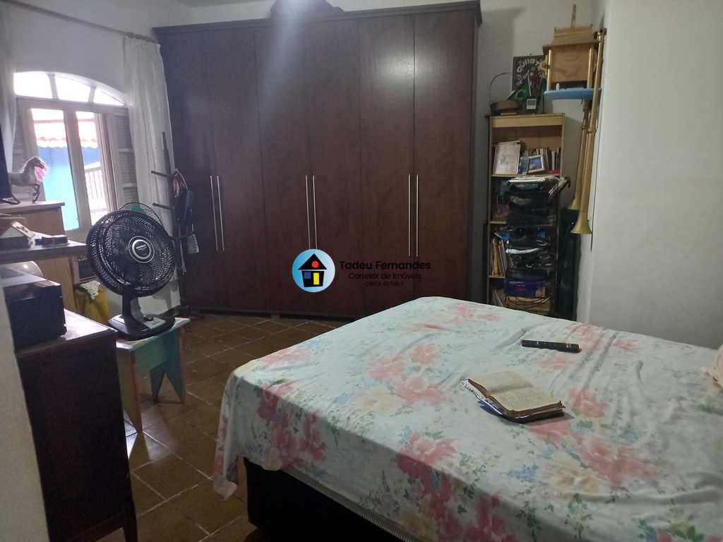 Casa em Mongaguá, no bairro Balneário Europa