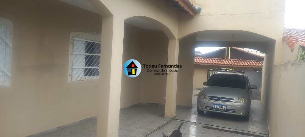 Casa em Mongaguá, no bairro Balneário Europa