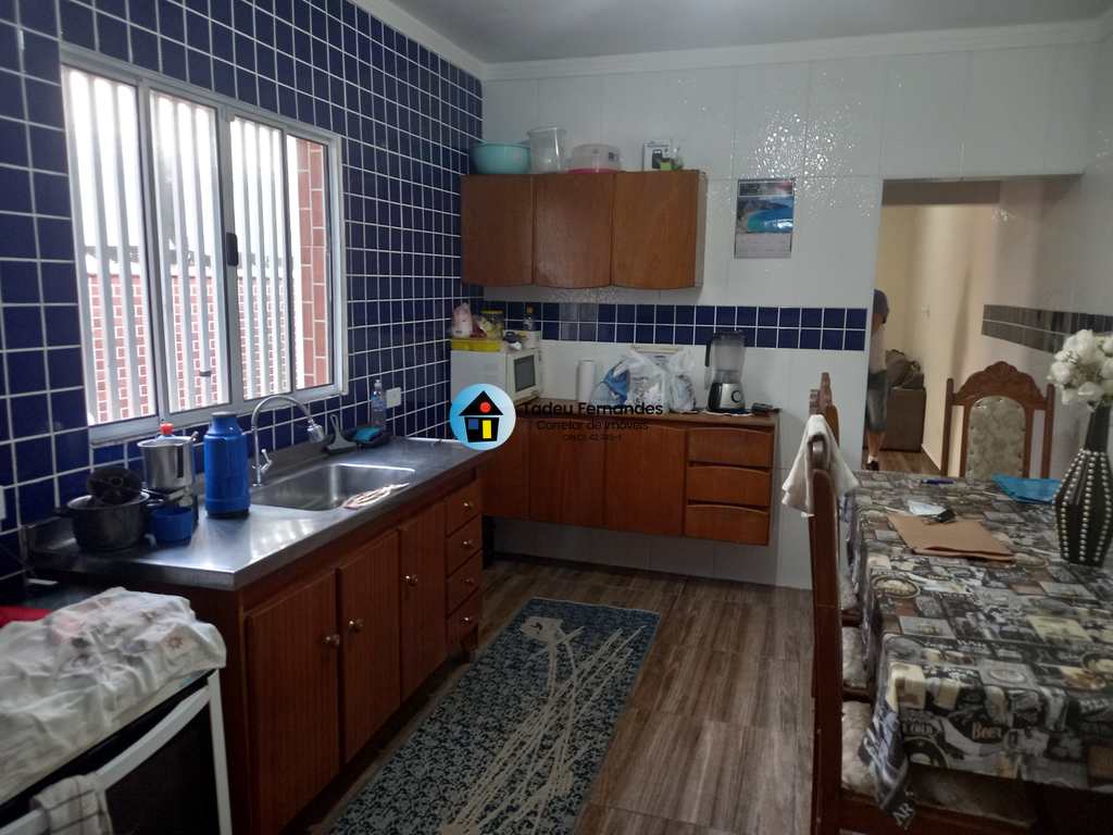 Casa em Mongaguá, no bairro Balneário Itaóca