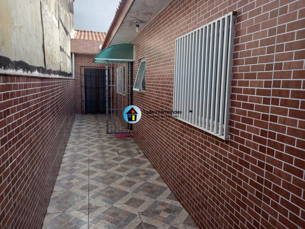 Casa em Mongaguá, no bairro Balneário Itaóca