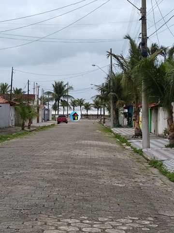 Casa em Mongaguá, no bairro Balneário Itaóca