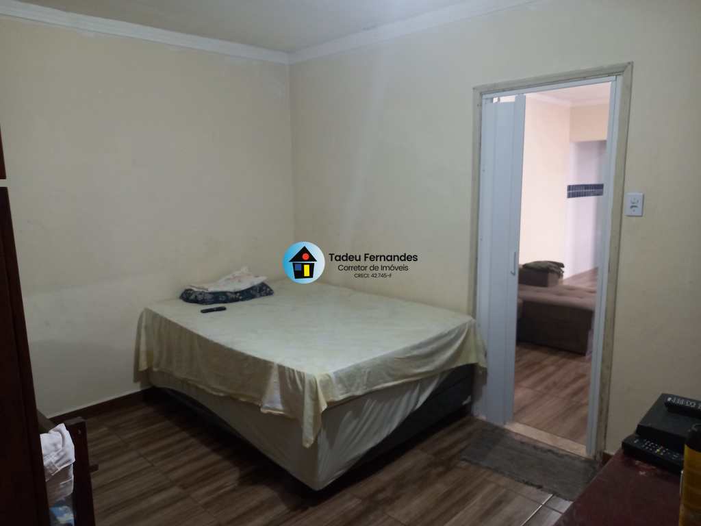Casa em Mongaguá, no bairro Balneário Itaóca