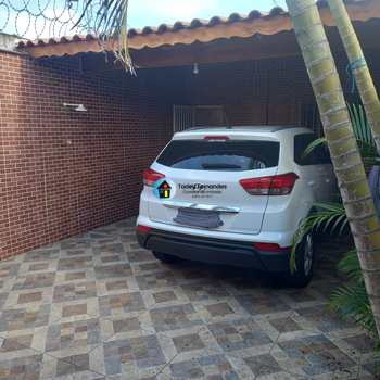 Casa em Mongaguá, bairro Balneário Itaóca