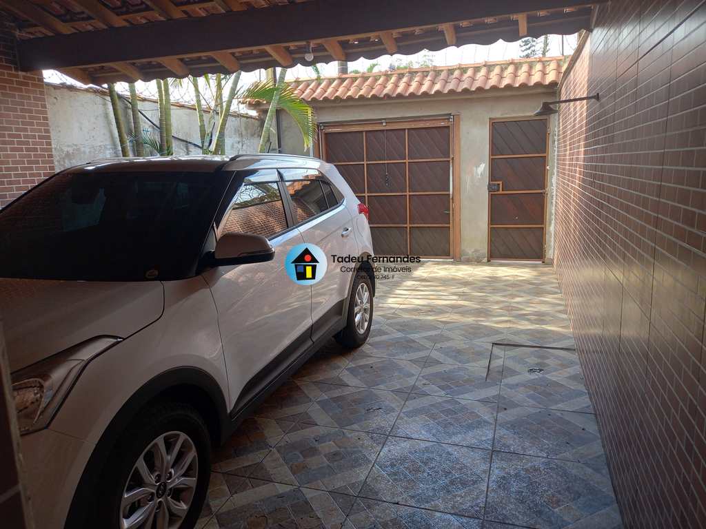 Casa em Mongaguá, no bairro Balneário Itaóca