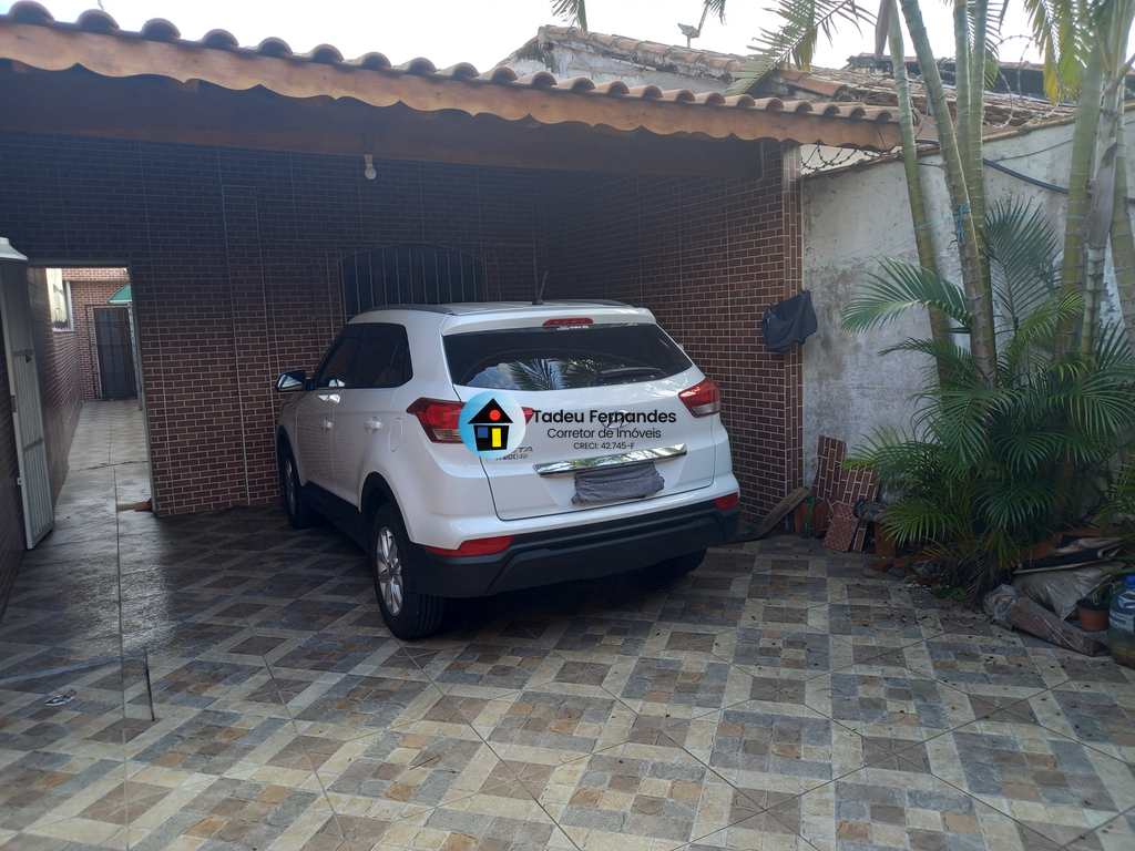 Casa em Mongaguá, no bairro Balneário Itaóca