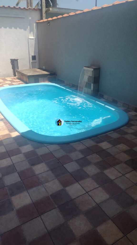 Casa em Mongaguá, no bairro Vila Anhanguera