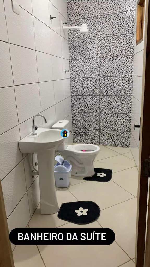 Casa em Mongaguá, no bairro Vila Anhanguera