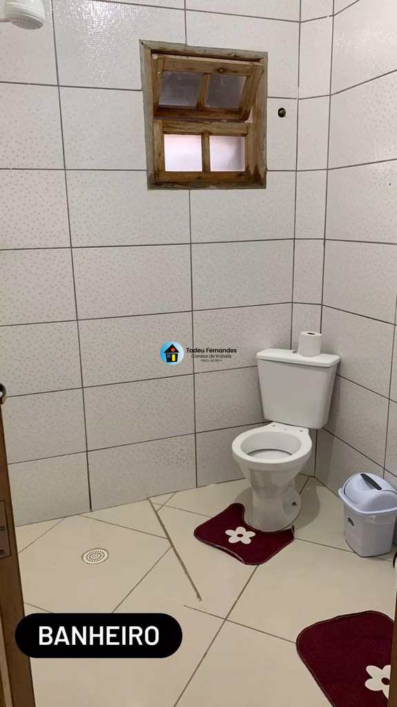 Casa em Mongaguá, no bairro Vila Anhanguera