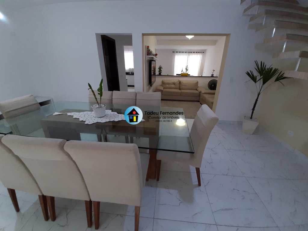 Casa em Itanhaém, no bairro Jardim Suarão