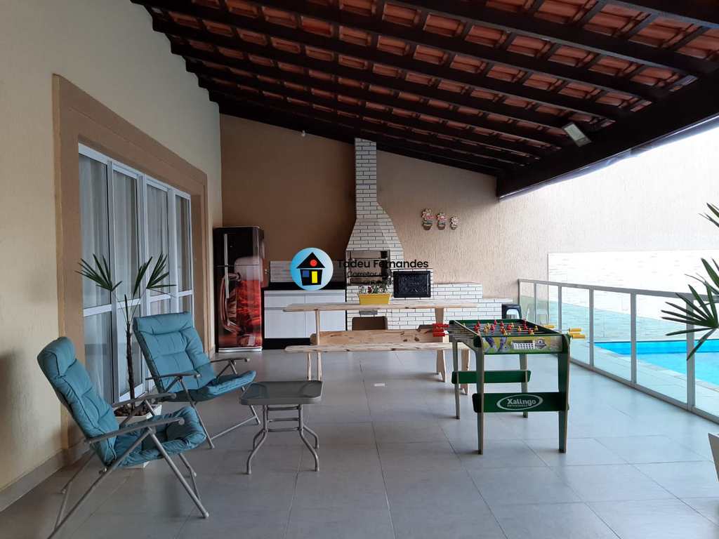 Casa em Itanhaém, no bairro Jardim Suarão