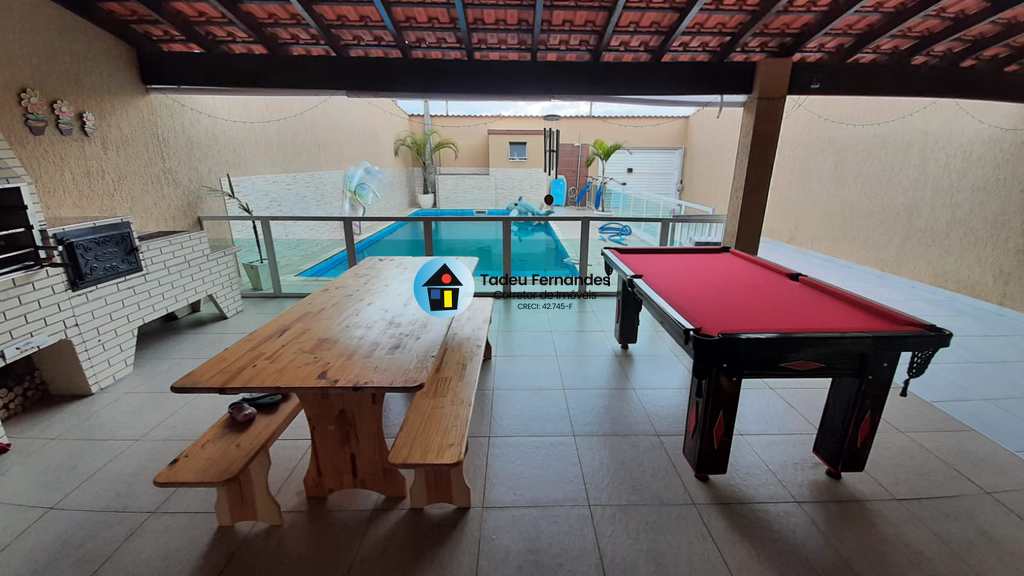 Casa em Itanhaém, no bairro Jardim Suarão