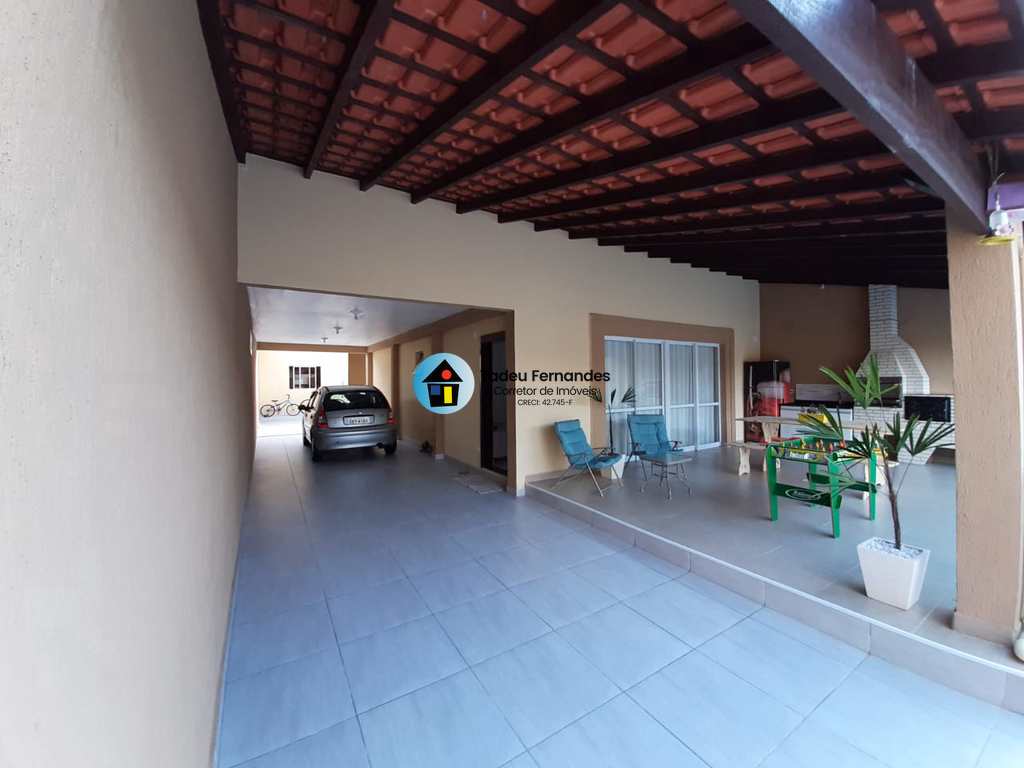 Casa em Itanhaém, no bairro Jardim Suarão