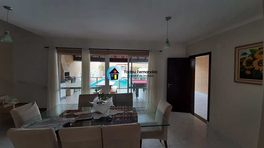 Casa em Itanhaém, no bairro Jardim Suarão
