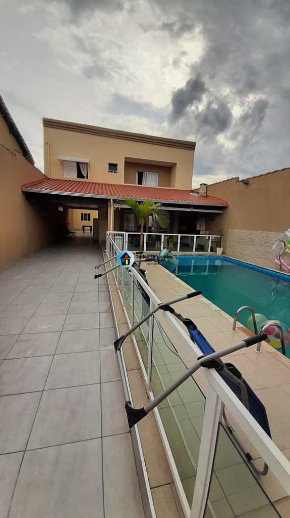 Casa em Itanhaém, no bairro Jardim Suarão