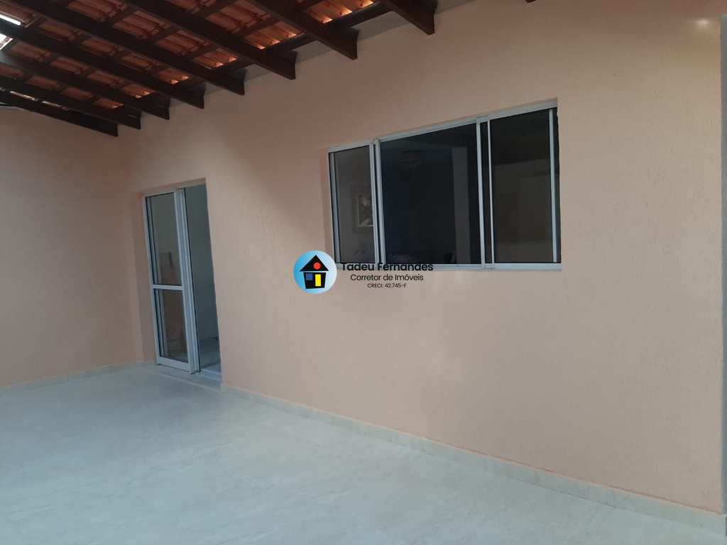 Casa em Itanhaém, no bairro Jardim Suarão
