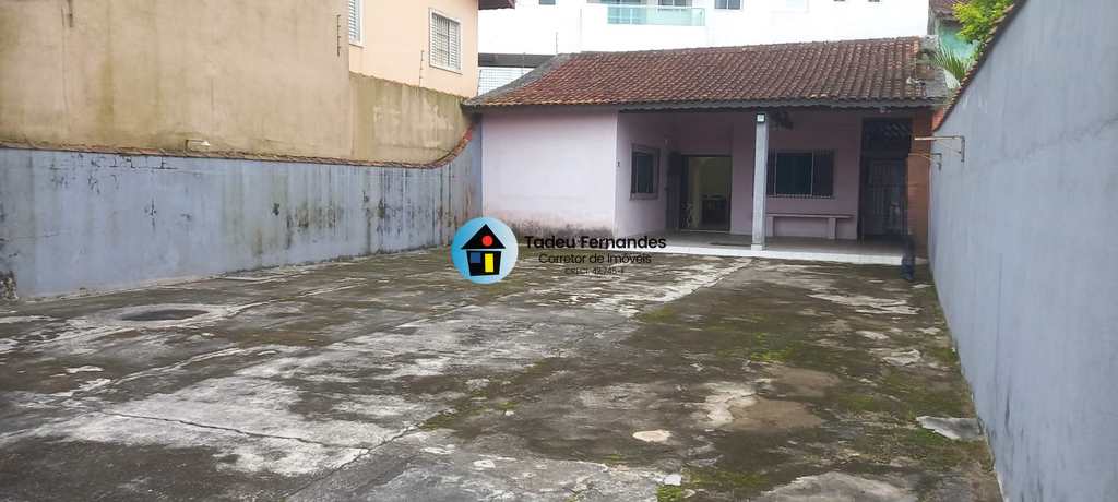 Casa em Mongaguá, no bairro Balneário Europa
