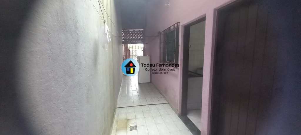 Casa em Mongaguá, no bairro Balneário Europa