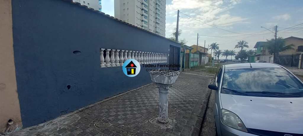 Casa em Mongaguá, no bairro Balneário Europa