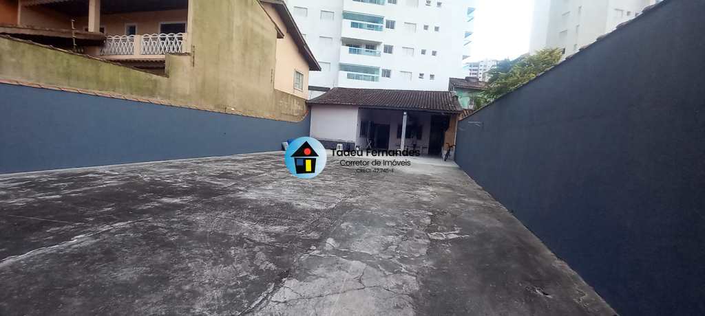 Casa em Mongaguá, no bairro Balneário Europa