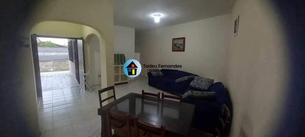 Casa em Mongaguá, no bairro Balneário Europa