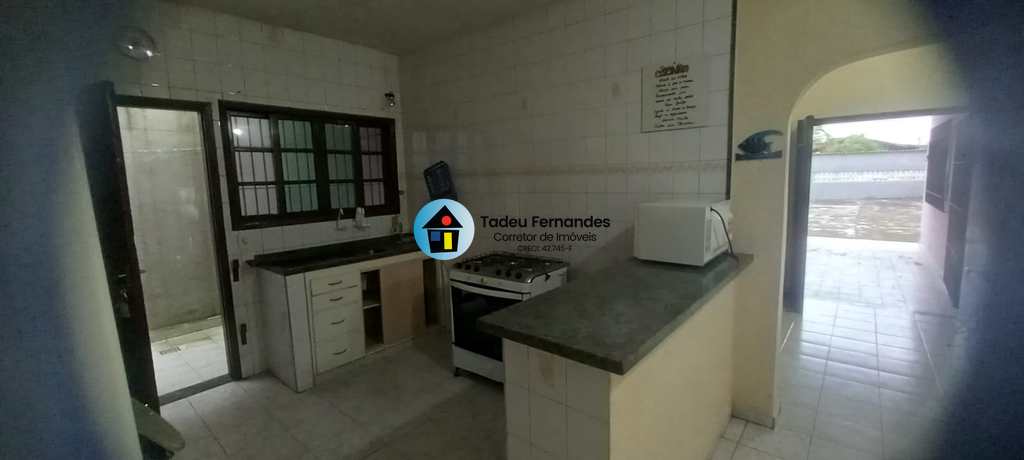 Casa em Mongaguá, no bairro Balneário Europa