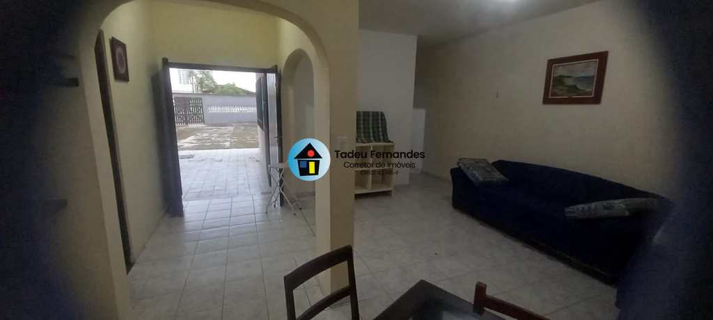Casa em Mongaguá, no bairro Balneário Europa