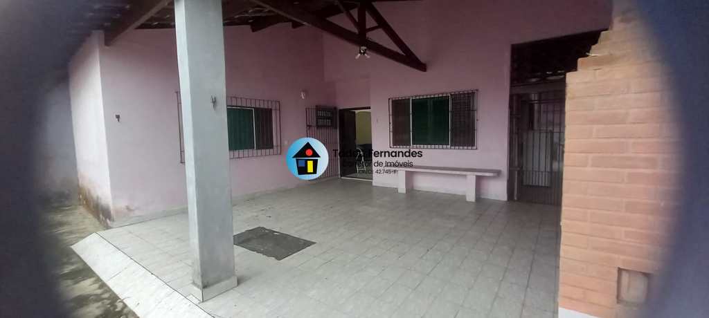 Casa em Mongaguá, no bairro Balneário Europa