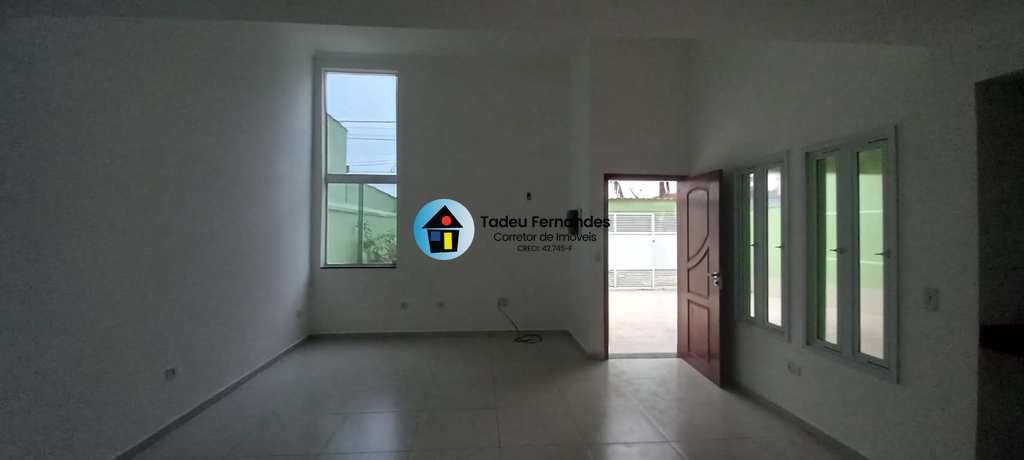 Casa em Mongaguá, no bairro Balneário Itaóca